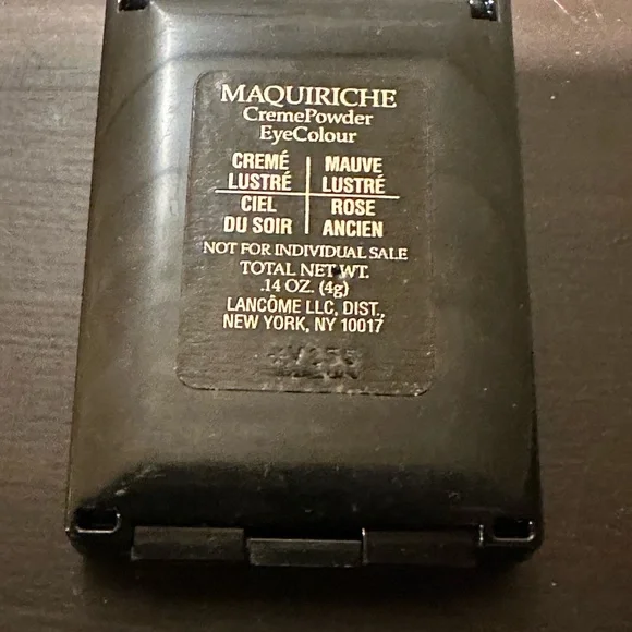 new eye makeup bundle;4 eye shadows; 2 eyeliners; & 1 eyeshadow & blush palette - Picture 2 of 10